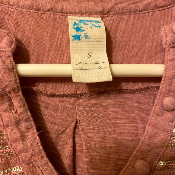 💗💕💗 Cute pink detailed small top - Picture 2 of 3